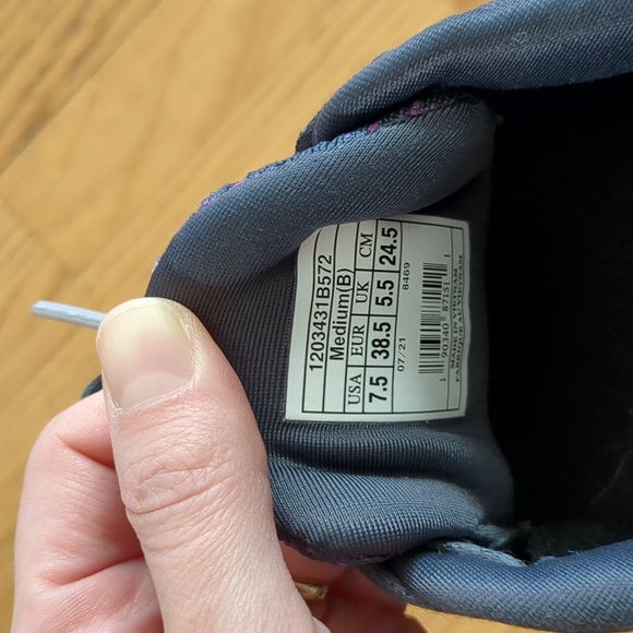 Brooks Glycerin 19 size 7.5 - Picture 6 of 6